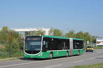 Mercedes Citaro 7050, auf der Linie 50, hat die Haltestelle Euro Airport Cargo verlassen und fährt Richtung Basel. Die Aufnahme stammt vom 20.09.2018.