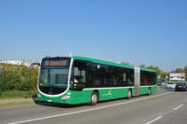 Mercedes Citaro 7051, auf der Linie 50, hat die Haltestelle Euro Airport Cargo verlassen und fährt Richtung Basel. Die Aufnahme stammt vom 20.09.2018.