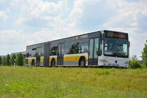 Am 04.06.2016 fährt TF-VG 112 für die ILA 2016 auf der Shuttle Linie  S . Aufgenommen wurde ein Mercedes Benz Citaro I Facelift G der VTF.