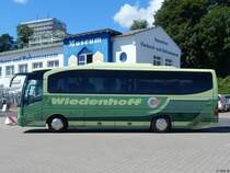 Mercedes Tourino von Wiedenhoff aus Deutschland im Stadthafen Sassnitz am 17.07.2017