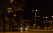 In den Abendstunden ist die Linienführung verkürzt, so dass die Linie C schon am Masarykovo náměsti endet.Hier ein Skoda solaris der Linie C in Jihlava. 21.09.2018 20:32 Uhr. in Jihlava.