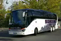 Setra S 516 HD von 'SOHLER' im Oktober 2017 am Hardenbergplatz in Berlin. 