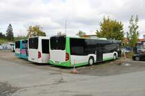 FraBus Mercedes Benz Citaro K und Citaro 2 am 03.10.18 in Offenbach auf einen öffentlichen Parkplatz 