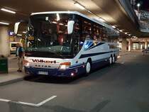 Setra 416 GT HD am 26.09.2018 an der Ankunft im Airport Düsseldorf.