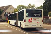 Hier noch ein Heckbild von dem KOM 0123. Er trägt meiner Meinung nach eine sehr sinnvolle Heckwerbung nämlich für die  DKMS  (Knochenmarkspenderdatei). Leider wurde die Werbung Monate vor der Abstellung des Busses gelöscht und niemals erneuert.