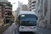 Y529 (MC) ist auf der Linie 4 im Fürstentum Monaco unterwegs und kämpft sich die Steigung in der Nähe des Bahnhofes Monaco-Monte-Carlo empor, 08.09.2018.