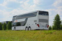 Am 04.06.2016 fährt B-VB 1491 für die ILA 2016 auf der Shuttle Linie  T . Aufgenommen wurde ein Setra S 431 DT der BVB.