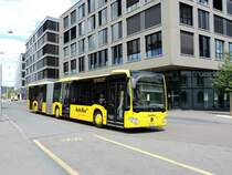Liestal - 10.08.18 : Citaro Gelenkbus Nr 82 vor dem Bahnhof.