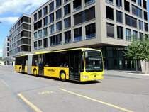 Liestal - 10.08.18 : der Citaro Gelenkbus Nr 90 vor dem Bahnhof.