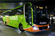 MAN Lion's Coach von FLIXBUS / 'Omnibusbetrieb Karsten Brust' am Berliner -ZOB. Berlin im Oktober 2018.