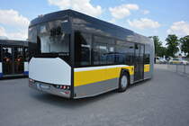 Am 04.06.2017 fährt TF-VG 121 für die ILA 2016 auf der ILA Sonderlinie S zwischen Bahnhof Schönefeld und ILA-Gelände. Aufgenommen wurde ein Solaris Urbino IV 18 der VTF.