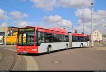 Mercedes-Benz O530 Citaro G Facelift CNG, Wagen 325 (HAL-R-831), der Halleschen Verkehrs-AG (HAVAG) steht zum Tag der offenen Tore im HAVAG-Betriebshof Freiimfelder Straße und startet gleich in Richtung ERGDAS Sportpark anlässlich eines Fußballspiels des Halleschen FC.
[1.9.2018 | 11:40 Uhr]