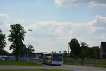 Am 04.06.2016 fährt TF-VG 107 für die ILA 2016 auf der Shuttle Linie  S . Aufgenommen wurde ein Mercedes Benz Citaro I Facelift GÜ der VTF.
