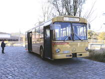 30. September 2018, steht B-V 1405 (O 305) vor der Monumentenhalle in Berlin.