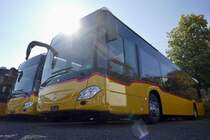 Neuer MB C2 für PostAuto Sursee und hinten für Postunternehmen in Stadel ZH, am 13.10.18 bei Evobus in Kloten.