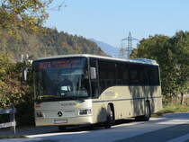 Mercedes-Benz Integro (PT-12456) als Linie 4074 (Brixlegg - Jenbach) an der Haltestelle Jenbach Austraße/Rotholz, 17.10.2018.