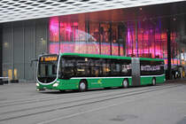 Mercedes Citaro 7029 im Einsatz als Tramersatz auf der Linie 6, wendet am Messeplatz. Die Busse ersetzen das Tram, weil die Geleise beim badischen Bahnhof ersetzt werden und die Haltestelle behindertengerecht umgebaut werden. Die Aufnahme stammt vom 19.10.2018.
