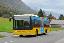 Mercedes Citaro der Post, auf der Linie 102, fährt Richtung Bahnhof Interlaken Ost. Die Aufnahme stammt vom 11.10.2018.