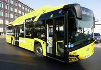 Solaris Urbino 12 electric, B V 1689E der BVG Berlin. Unterwegs als 204'er Richtung S Südkreuz, hier in der Hertzallee im Oktober 2018.