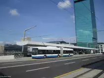 VBZ Nr. 176 (Hess Swisstrolley 4 BGT-N2D) am 7.10.2018 beim Bhf. Hardbrücke