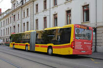 Mercedes Citzaro 17 der BLT, im Einsatz als Bahnhersatz auf der S1, wartet am Bahnhof SBB. Die Aufnahme stammt vom 18.08.2018.
