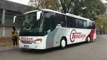 Hier ist der GER JT 70 von Trischan Reisen auf der Buslinie 548 nach Neupotz unterwegs. Gesichtet am 30.10.2018 am Schulzentrum in Kandel.