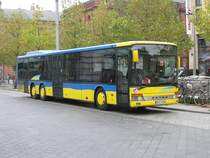Dieser sch�ne 15Meter-Setra (S319NF) f�hrt auf der Linie 670 Worpswede-Bremen ZOB mit drei weiteren Bussen dieses Typs. Die Firma v.Ahrenthschildt f�hrt im Auftrag der EVB auf dieser Linie. Foto:03.11.2008