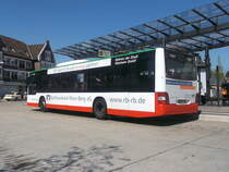 Aufgenommen an der Haltestelle Monheim Busbahnhof. Die Linie ist unbekannt. Der Bus ist noch in der alten Lackierung unterwegs.