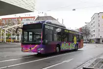Mercedes Citaro 804 fährt während der Basler Herbstmesse 2018 als Messe Bus vom Messeplatz zum Messeareal auf dem Kasernenplatz. Hier hat der beim Messeplatz gewendet und fährt zur Abfahrtshaltestelle. Die Aufnahme stammt vom 11.11.2018.
