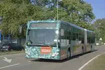 Mercedes Citaro 7052 mit der easy Jet Werbung, auf der Linie 50, fährt zur Haltestelle Airport Cargo. Die Aufnahme stammt vom 20.09.2018.