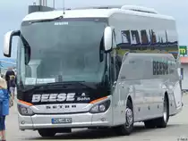 Setra 515 HD von Beese & Sohn aus Deutschland im Stadthafen Sassnitz am 22.07.2017