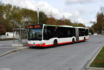 2960 (RE-VS 2960) GE-Buer, Rathaus am 28.10.2018. Der Bus fährt auf der Linie 222 nach Marl Mitte.