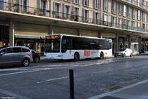 518 (BW 510 SE) ist hier an der Haltestelle George V auf der Linie 6 zum Place Jenner unterwegs.

Aufgenommen am 12.11.2018