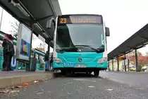 Stadtverkehr Maintal Mercedes Benz Citaro 2 Wagen 227 am 01.12.18 in Frankfurt am Main Enkheim