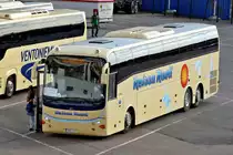 Reissu Ruoti Lahti, Oy /FIN mit ihrem Scania K114EB. Lahti EAGLE SRF 777 (12) am Hafen von Helsinki, im August 2017.