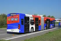 Mercedes Citaro 7053 mit einer Werbung für die Cornercard und British Airways, auf der Linie 50, fährt zur Haltestelle Euro Airport Cargo. Die Aufnahme stammt vom 20.09.2018.