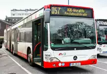Ein Mercedes Benz O530G Facelift von der SWK (Stadtwerke Krefeld) mit der Wagennummer 5614 am Krefelder Hauptbahnhof Süd. | Dezember 2018