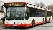 Ein Mercedes Benz O530G Facelift von der SWK (Stadtwerke Krefeld) mit der Wagennummer 5612 am Krefelder Hauptbahnhof Süd. | Dezember 2018