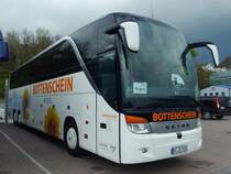 Setra 417 HDH von Bottenschein Reisen aus Deutschland im Stadthafen Sassnitz am 01.05.2015