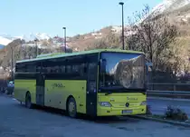 Mercedes-Benz O 550 Integro Ü (BD-12781) steht abgestellt vor dem Bahnhof Landeck-Zams und wartet auf den nächsten Einsatz, 27.12.2018.
