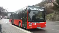 Hier ist der SHA F 5805 von der FMO auf der Buslinie 815 nach Ruit unterwegs. Gesichtet am 31.12.2018 am Postamt in Waldenbuch.