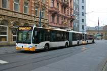 Neuer MVG Mercedes Benz Citaro 2 G Wagen 945 dahinter noch ein Citaro 2 am 28.12.18 in Mainz Hbf