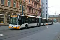 Neuer MVG Mercedes Benz Citaro 2 G Wagen 945 dahinter noch ein Citaro 2 am 28.12.18 in Mainz Hbf