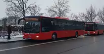 Hier ist der SHA B 5702 von der FMO auf der Buslinie 826 nach Tübingen unterwegs. Gesichtet am 11.01.2019 am Bahnhof in Leinfelden.