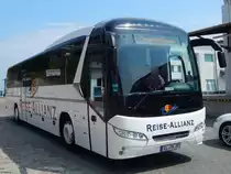 Neoplan Jetliner von Meyering-Reisen aus Deutschland im Stadthafen Sassnitz am 06.06.2015
