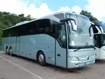 Mercedes Tourismo von Schubert Touristik aus Deutschland im Stadthafen Sassnitz am 27.08.2017