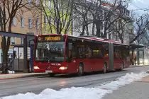 Innsbruck: Bus Nr. 420 der Linie O kurz vor Umstellung auf Straßenbahn an der Hst. Terminal Marktplatz. Aufgenommen 24.1.2019.