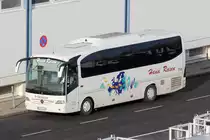 Mercedes-Benz Reisebus in Düsseldorf am Flughafen 1.2.2019
