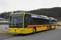 Mercedes Citaro 55 der BLT steht am Straßenrand bei der Firma Kestenholz in Pratteln. Die Aufnahme stammt vom 28.01.2019.