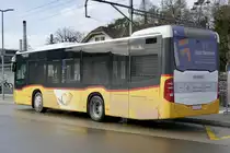 Blick von Hinten auf den MB C2 K 312 vom PU Autobetrieb Stadel - Neerach der am 9.2.19 beim Bhf Hüntwangen-Wil steht.